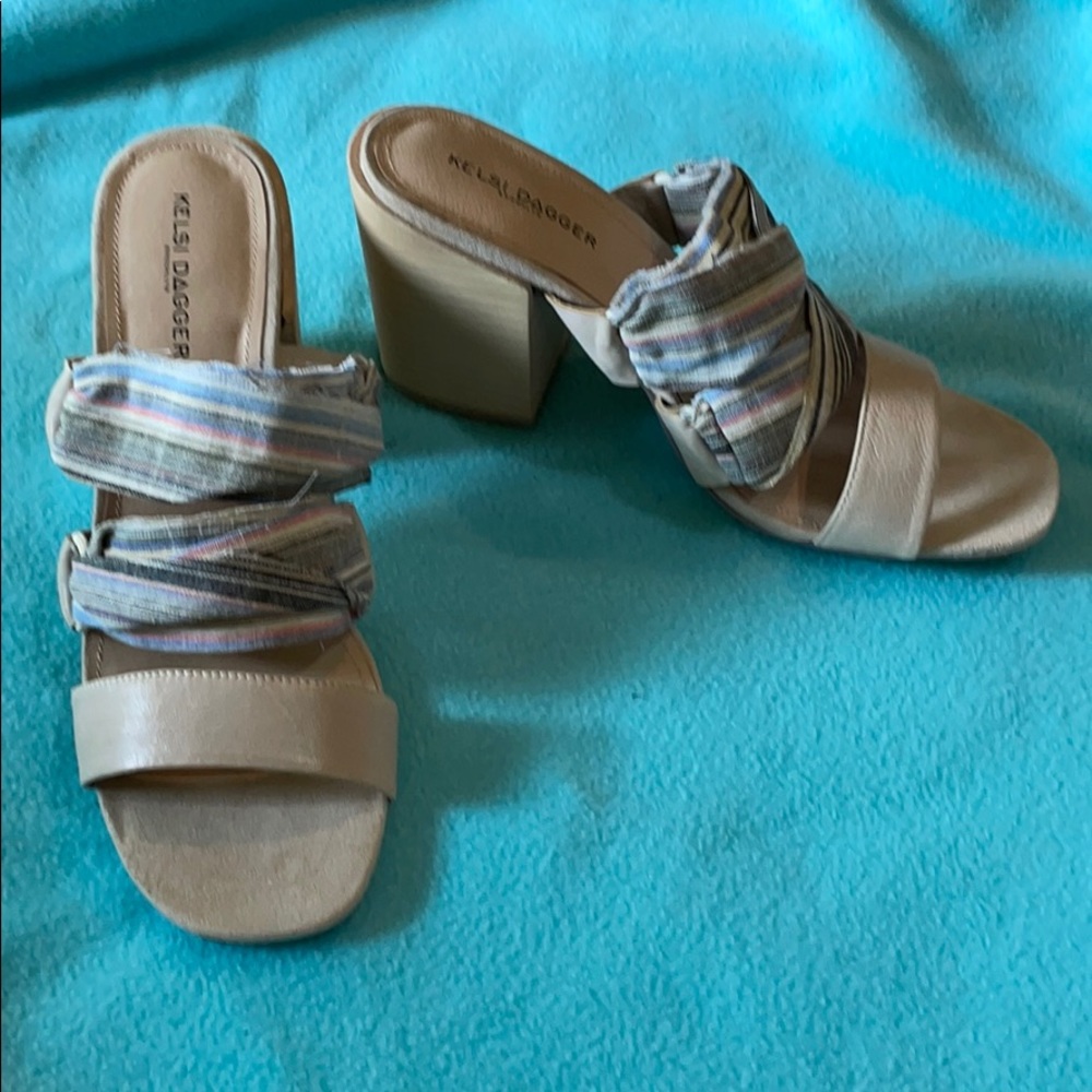 New with box kelsi dagger heeled sandals size 10